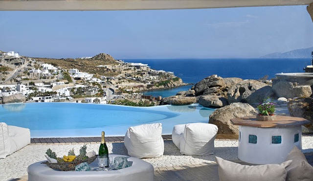 PARAGA SEA VIEW VILLA 1 WALKING DISTANCE to BEACH by Calypso Sunset Villas