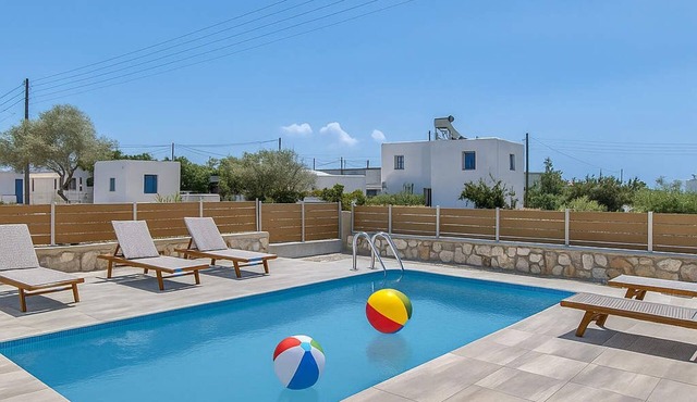Paros Poolside Gem - Athena's Sea Getaway