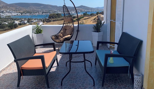 Penthouse studio overlooking Paroikia Bay!