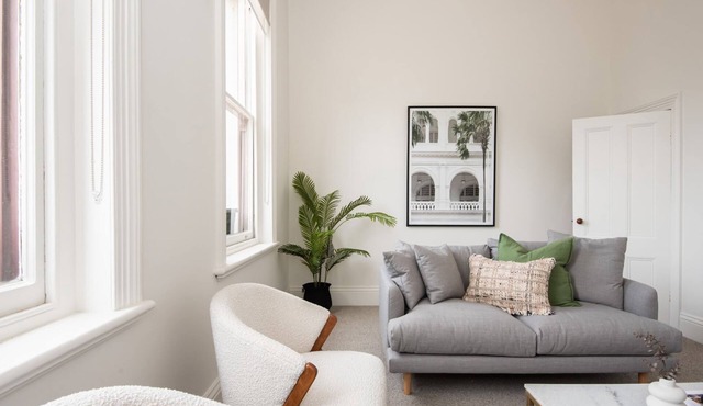 Pet Friendly - Character and Charm on Emerald Hill