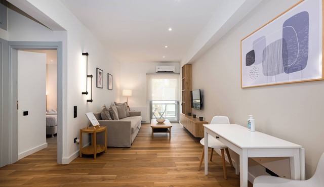 Plaka Gem - Modern, Central Flat in Prime Location