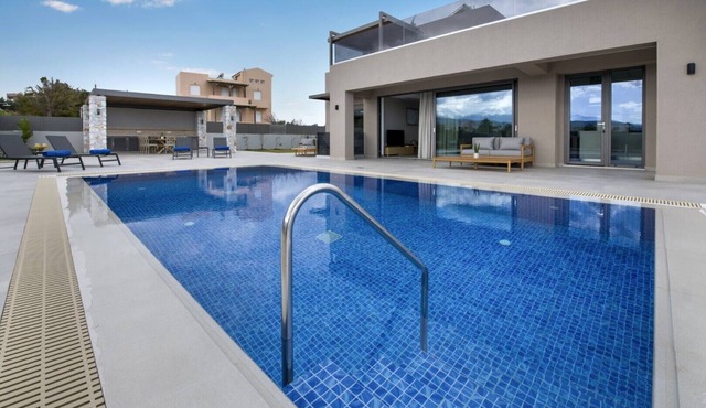 Private Heated Pool★Brand New Lux villa★Sauna & Jacuzzi★Walk to Everything★BBQ