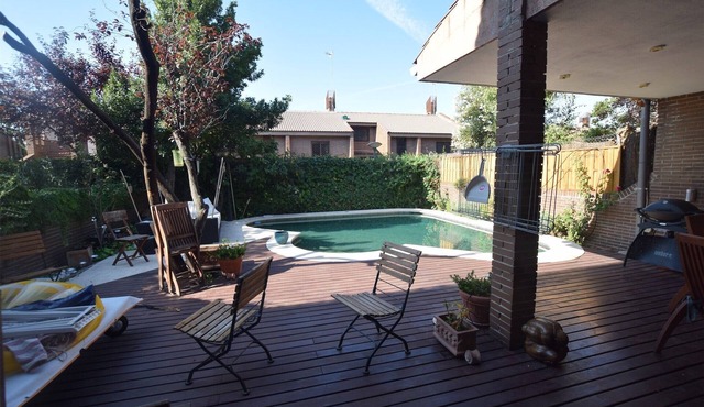 Private pool and condo tennis + pool Direct airport or citycenter