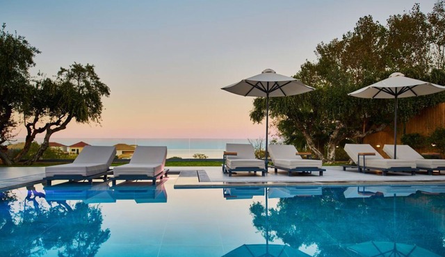 Private pool Villa with sea view at 250 m from the sea/beach
