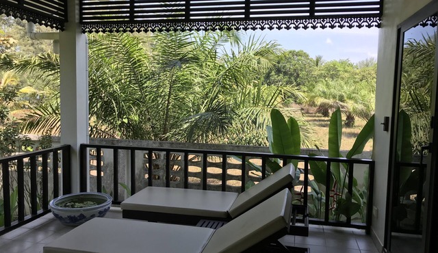 Private villa for 4 people - sea view - swimming pool - all comfort - ocean front
