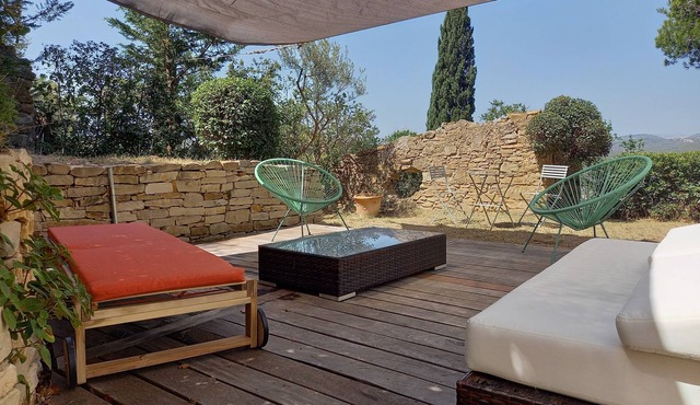 Quiet villa with sea view 6mn' form the sea