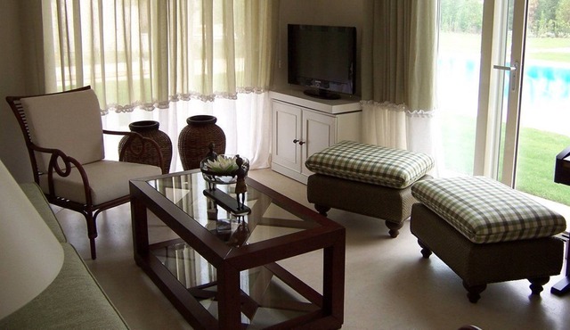 R 542 Emerald Villa with Pool and Sea View BBQ