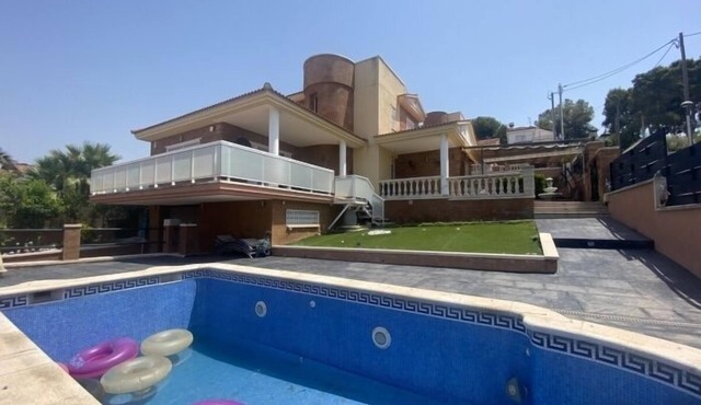 R134 Sunny Villa Calafell
