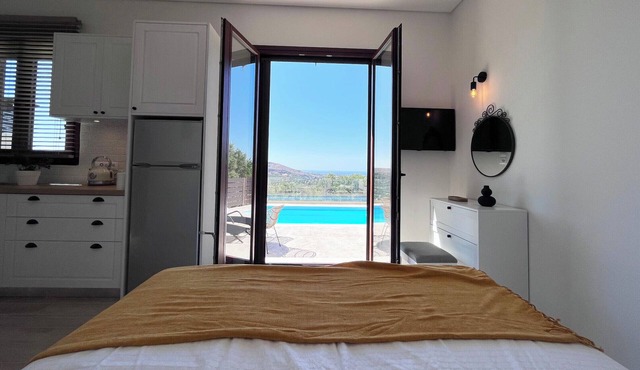 Romance at Villa Dionysos w heated pool