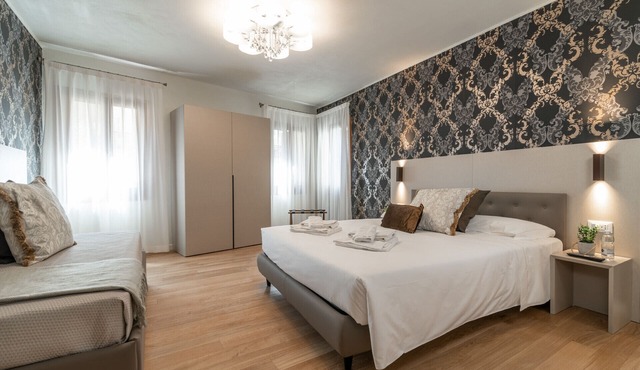 Room 5 - Grifoni Boutique Hotel