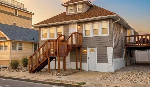 Room for Everyone! 8BR Ocean Block Beach House