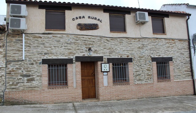 Rural cottage in El Quinto y Medio