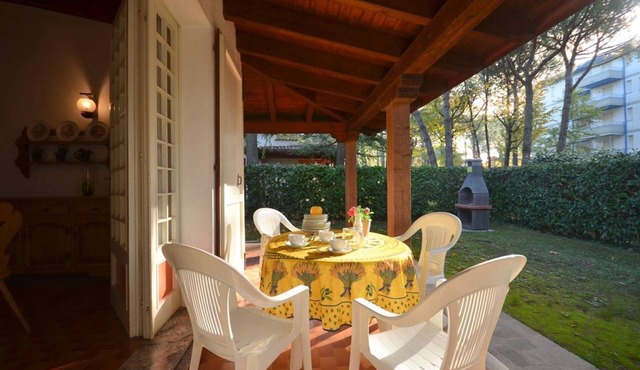 Rustic villa in green surroundings