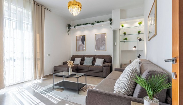 SanSiroSuite75: Spacious Apartment with Garage Near the Stadio & Fiera Metro Stations
