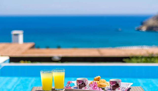 Sea View Villa, Short Walk To The Beach, Restaurants, Bars And 3km From Lindos!