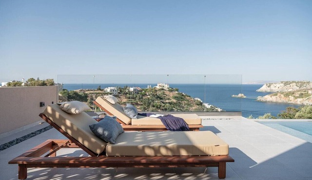 Sea View Villa w/Private Pool, 400m to the beach
