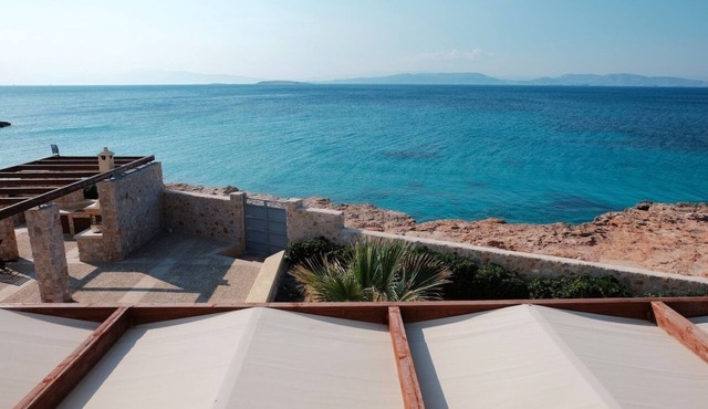 Seaside Luxury Villa & Pool
