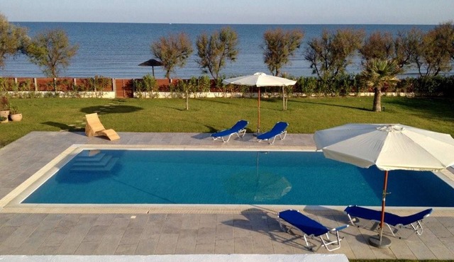 Seaside villa with private pool