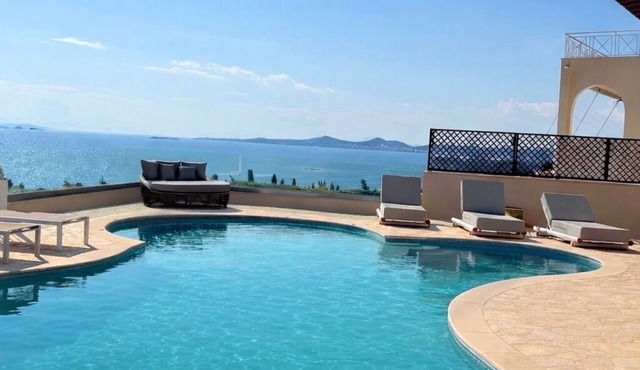 Seaview Villa Lagonissi |7-min Walk to Beach| Pool & SunsetViews |Athens Riviera
