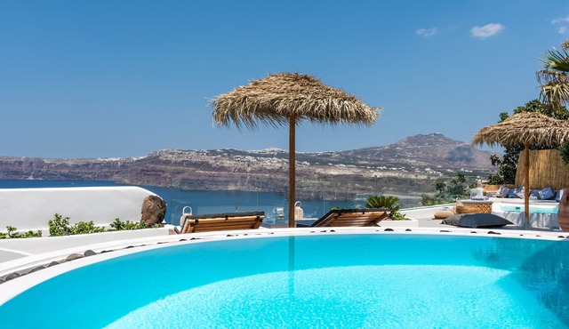 Silver Suite | Outdoor Pool Hot Tub & Panoramic Caldera View