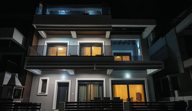 SithoniaRS White Sand Luxury Maisonette