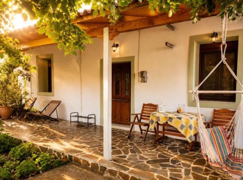 Small Villa Gerani