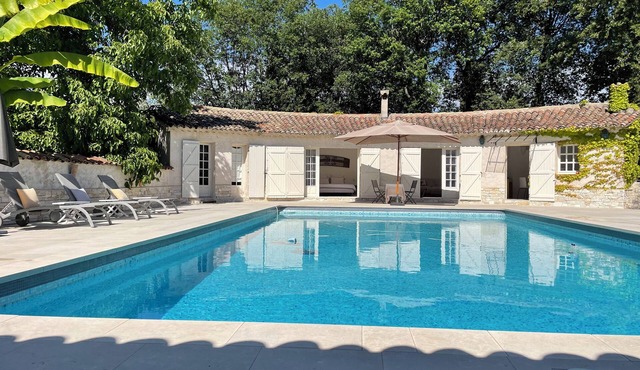 Spacious 1-bedroom villa in wonderful Vence with free WiFi