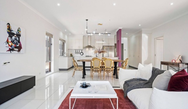 Spacious 5 Bedroom Family Retreat in Franklin