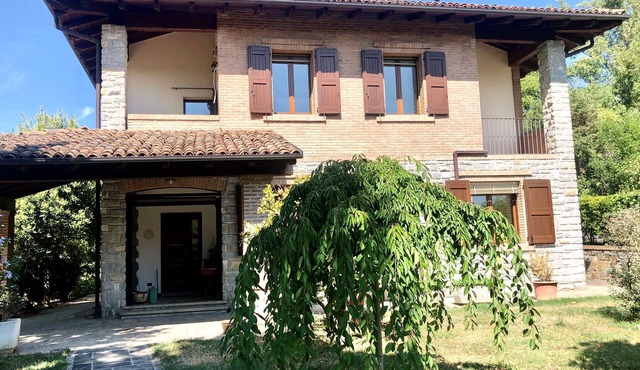 Spacious apartment " Le Vitterelle " in the green of the Terre dei Castelli in Emilia-Romagna