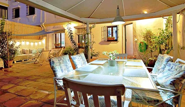 Spacious quiet apartment 450 meters to the beach, huge patio, communal pool.