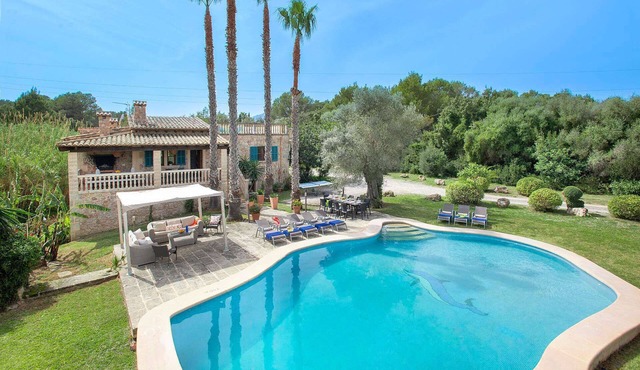 Spacious Stone Villa, A/C, Private Pool, Idyllic Setting - 10mins from Ancient Towns & Beaches!