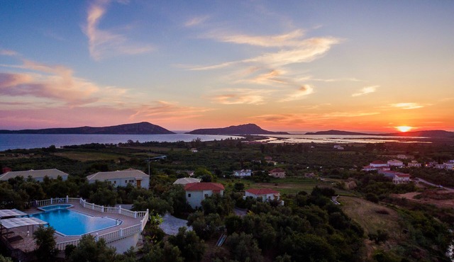 Spacious Villa w/pool and spectacular views of the Navarino Bay. Pet Friendly !