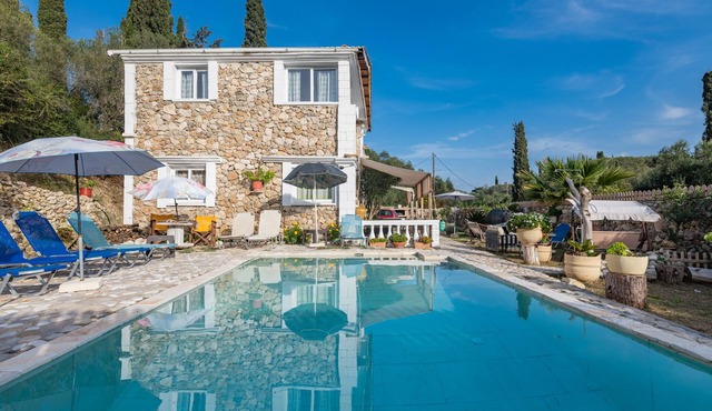 Stelios Stone House Sinarades