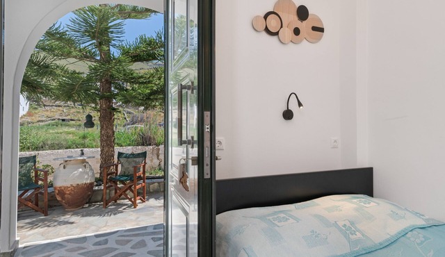 Studio Apartment 'Mouria A' with Sea View, Wi-Fi and Air Conditioning