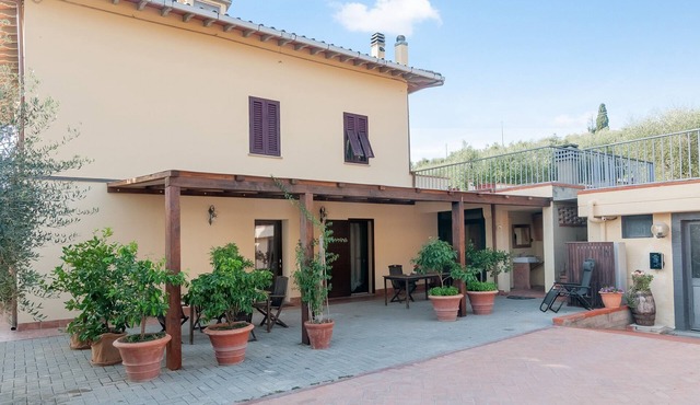 Studio 'Il Piccolo Borgo - Con Vista' with Shared Pool, Wi-Fi and Air Conditioning