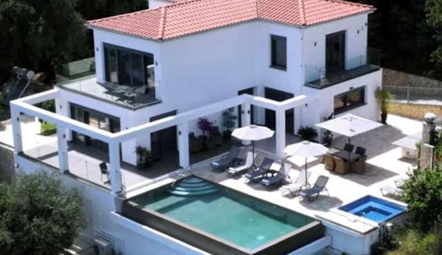 Stunning contemporary Villa set amongst olive trees. Beautiful scenery