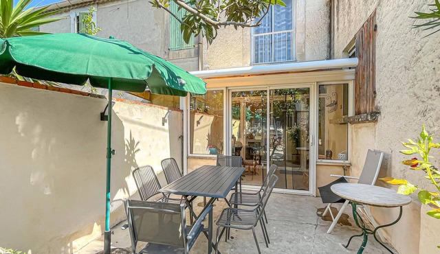 Stunning home in Eyragues with WiFi