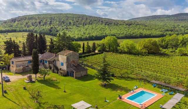 Stunning private villa with private pool, WIFI, TV, patio, pets allowed and panoramic view
