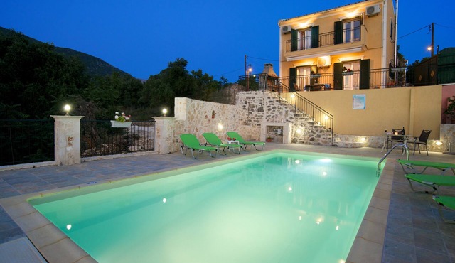 STUNNING TRANQUIL VILLA WITH PRIVATE POOL CENTRAL LOCATION OF THE ISLAND