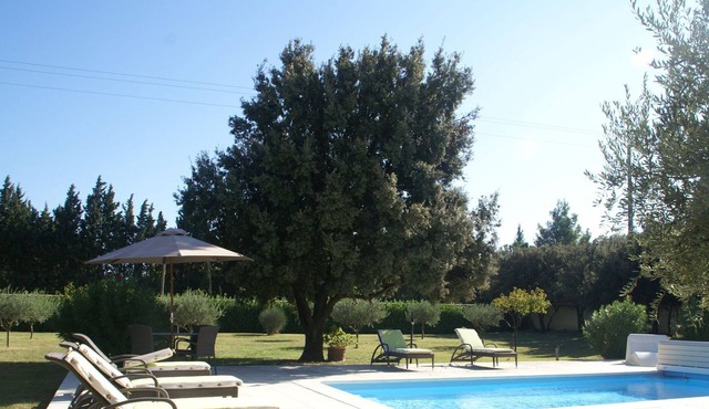 Stunning Villa in Sorgues with Swimming Pool