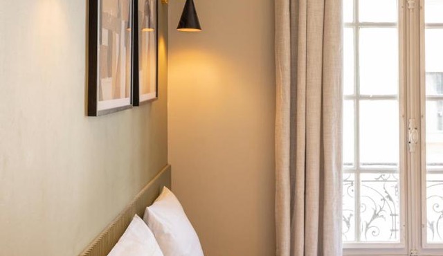 Stylish & Cozy Air-Conditioned Studio