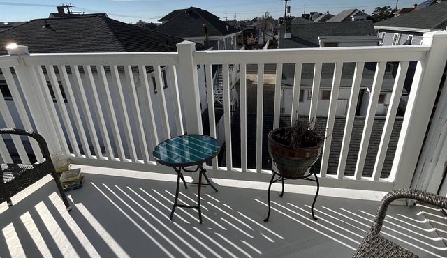 SunnyBoy Beach House, a few steps to everything at the shore!