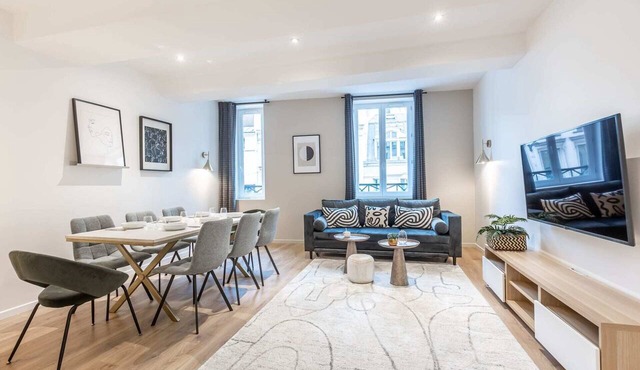 Sweett | Bastille I - Three Bedroom Apartment, Sleeps 7