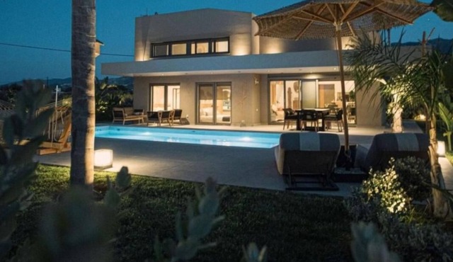 Taf Boutique Beachfront 3 bedroom villa