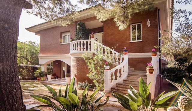 TarracoHomes, Villa Cala Crancs con Piscina Privada y Mesa de Billar