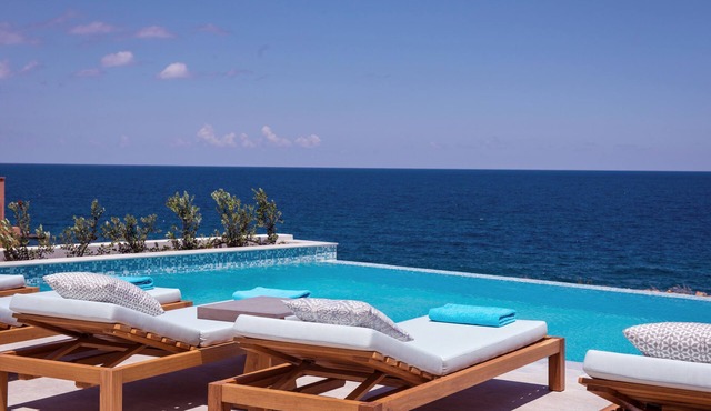Thalassa Residence, Heated Pool, Hot Tub & SeaView