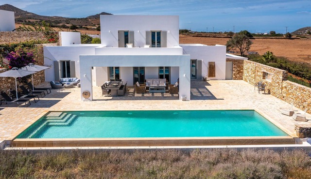 The Gallery Home - Elegant Villa In Antiparos