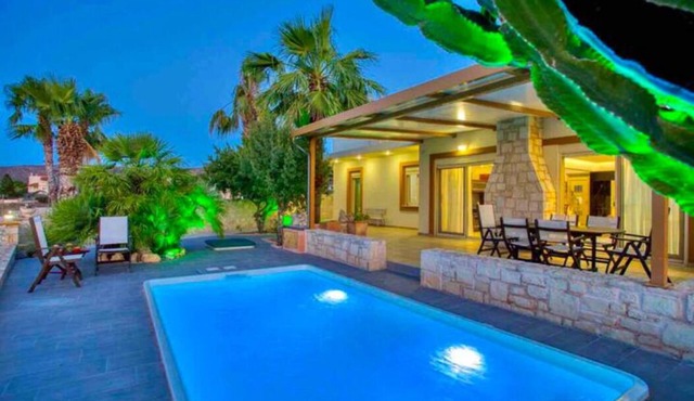 Thea Luxury Villa