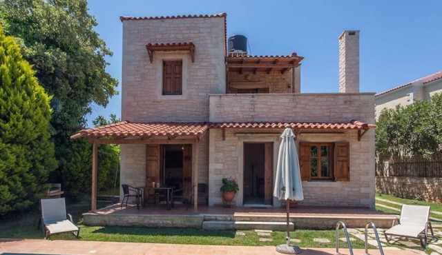 Traditional Stone Villa Near Beach -free WI FI