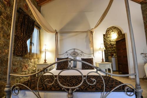 Trikalon Muses Art Suites